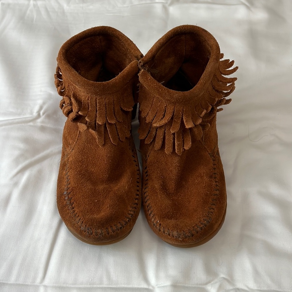 Size 12 Minnetonka moccasin boots